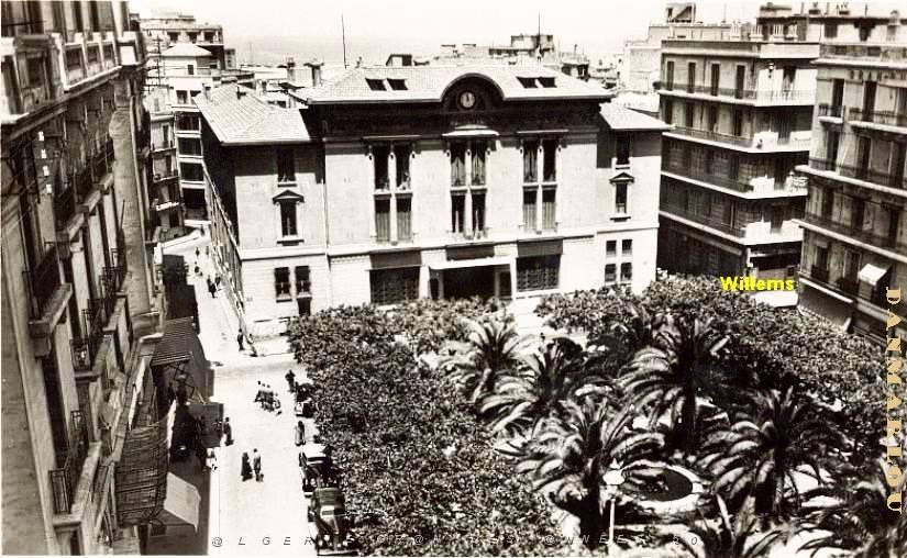 BG f- 009- La Poste.jpg